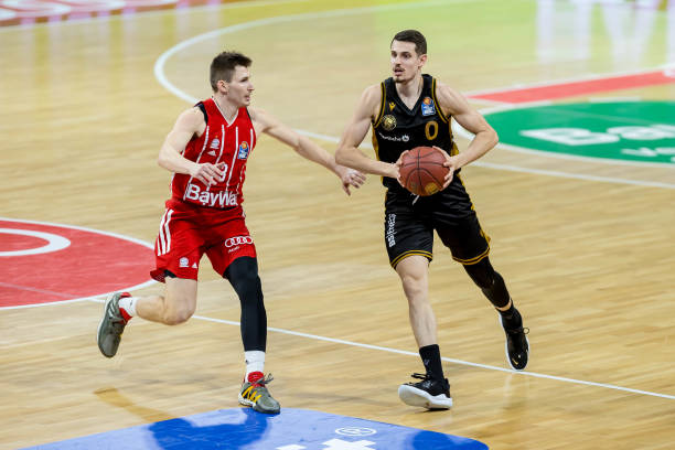 使他们在公 使他们在公