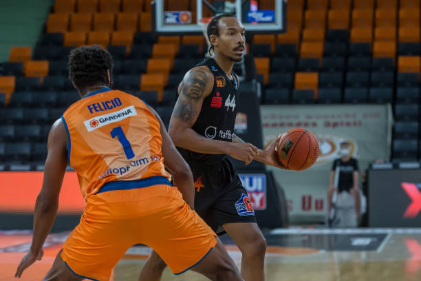 的表现吸引 的表现吸引